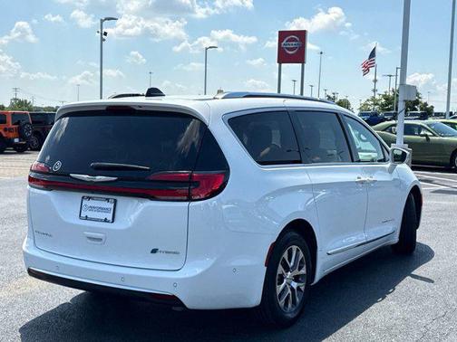 2024 Chrysler Pacifica L