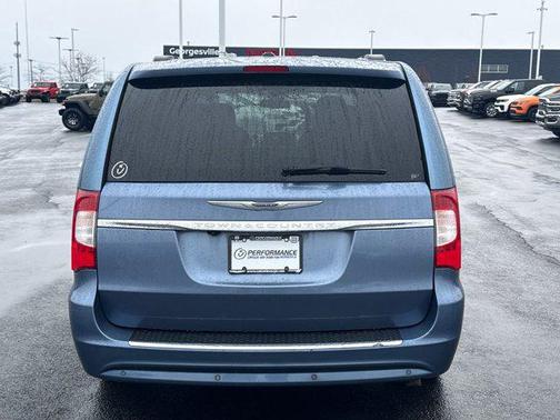 2012 Chrysler Town & Country Touring
