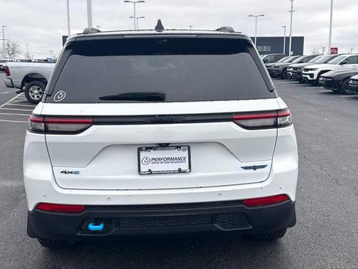 Bright White Clearcoat 2024 Jeep Grand Cherokee 4xe Trailhawk