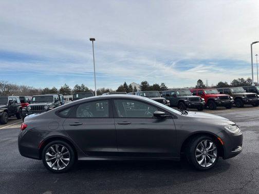 2015 Chrysler 200 S
