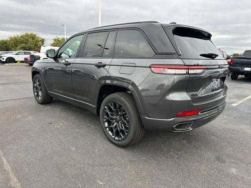2025 Jeep Grand Cherokee Summit