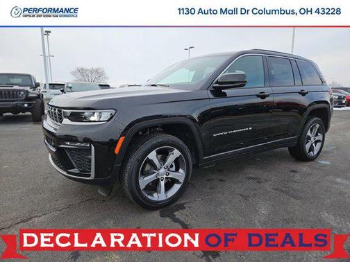 Diamond Black Crystal Pearlcoat 2026 Jeep Grand Cherokee Limited