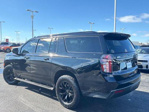 2022 Chevrolet Suburban 4WD Z71
