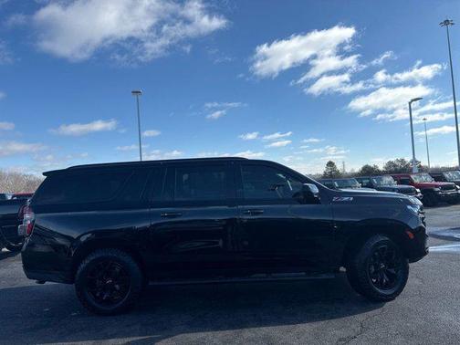 2022 Chevrolet Suburban 4WD Z71