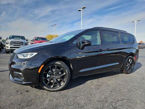2026 Chrysler Pacifica L