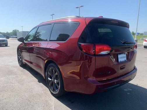 2020 Chrysler Pacifica Touring-L Plus