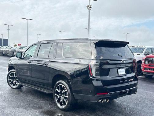2025 Chevrolet Suburban RST