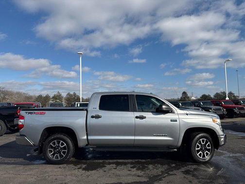 2017 Toyota Tundra SR5