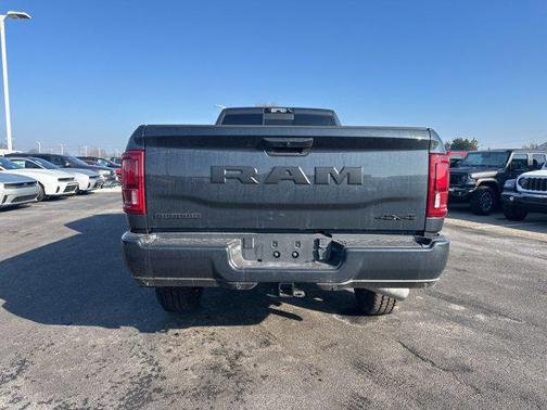 2026 RAM 2500 Big Horn Crew Cab 4x4 8' Box