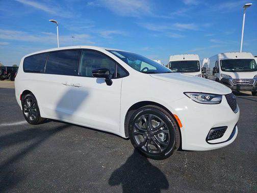 2026 Chrysler Pacifica L