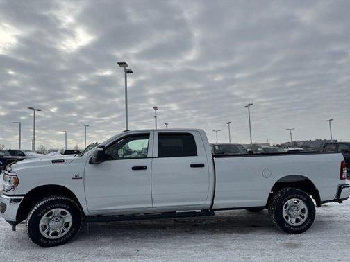 2024 RAM 3500 Tradesman Crew Cab 4x4 8' Box
