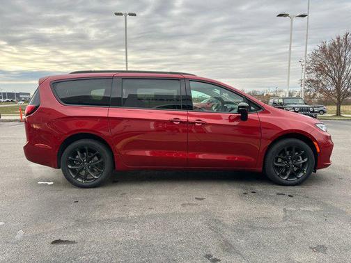 2026 Chrysler Pacifica L