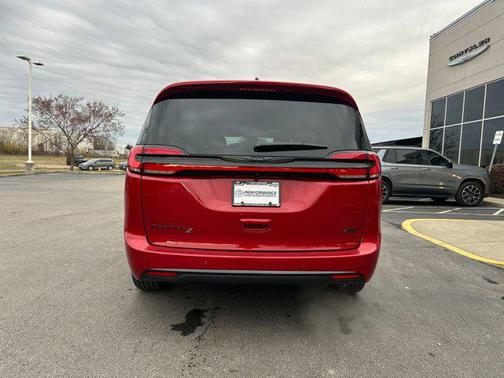 2026 Chrysler Pacifica L