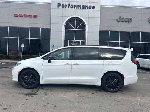 2026 Chrysler Pacifica L