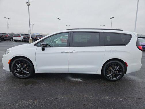 2026 Chrysler Pacifica L