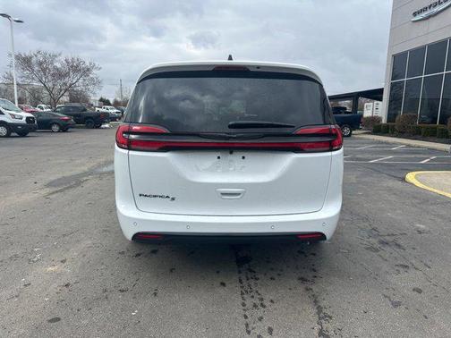 2026 Chrysler Pacifica L