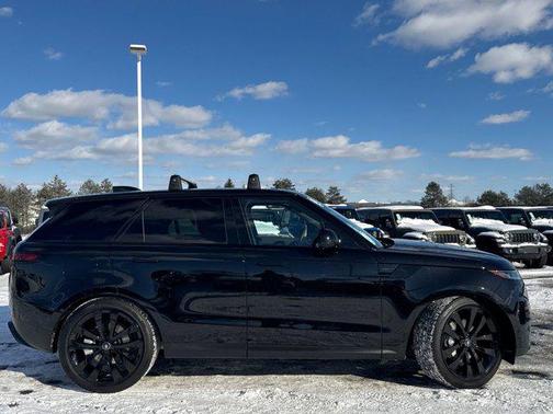 2025 Land Rover Range Rover Sport SE