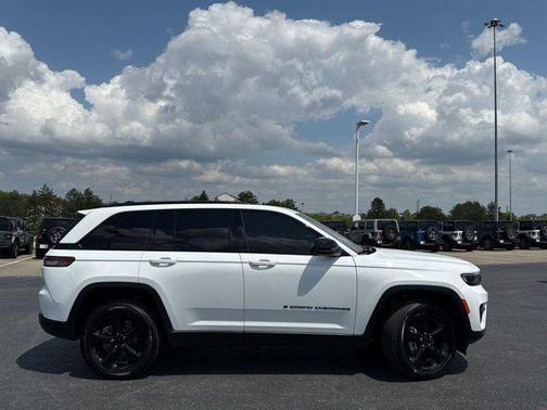 2024 Jeep Grand Cherokee Altitude