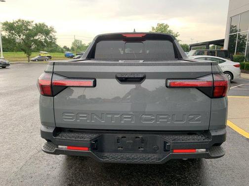 2025 Hyundai SANTA CRUZ SEL Activity