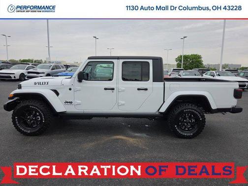 Bright White Clearcoat 2026 Jeep Gladiator Willys 4x4