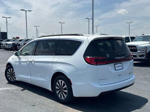 2021 Chrysler Pacifica Hybrid Touring L