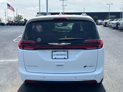 2021 Chrysler Pacifica Hybrid Touring L