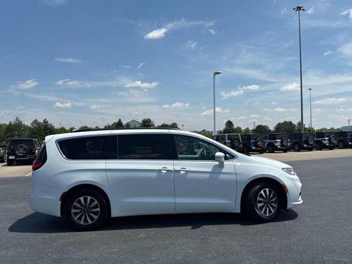 2021 Chrysler Pacifica Hybrid Touring L