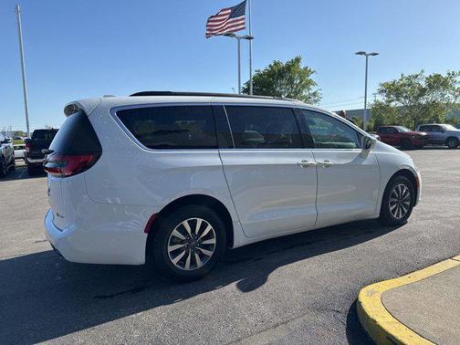 2021 Chrysler Pacifica Hybrid Touring L