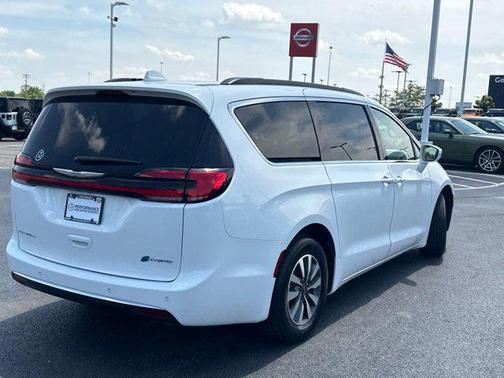 2021 Chrysler Pacifica Hybrid Touring L