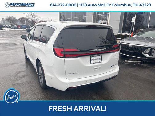 2025 Chrysler Pacifica Hybrid Select