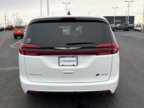2025 Chrysler Pacifica Hybrid Select