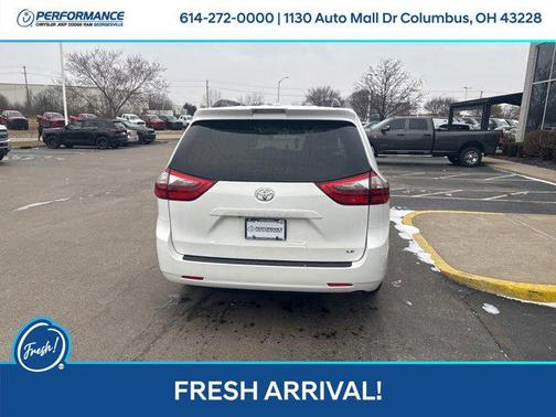 2020 Toyota Sienna LE