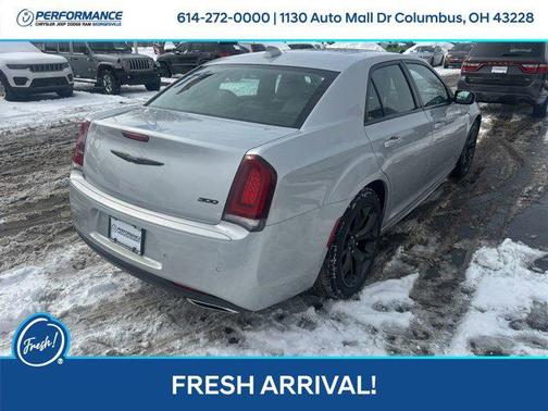 2023 Chrysler 300 Touring