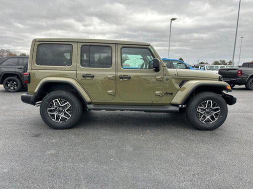2026 Jeep Wrangler 4-Door Sahara 4x4