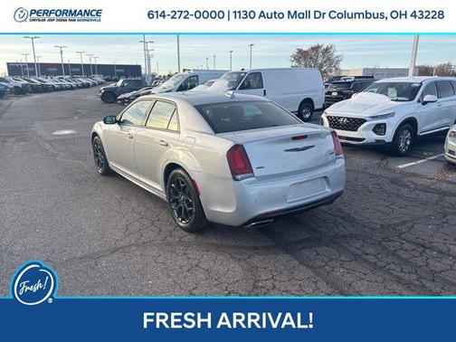 2023 Chrysler 300 Touring