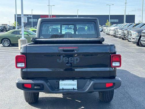 2023 Jeep Gladiator Sport