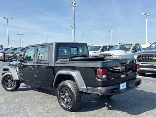 2023 Jeep Gladiator Sport