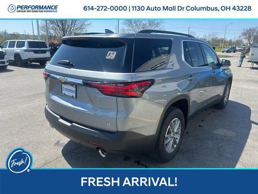 Sterling Gray Metallic 2023 Chevrolet Traverse LT Cloth