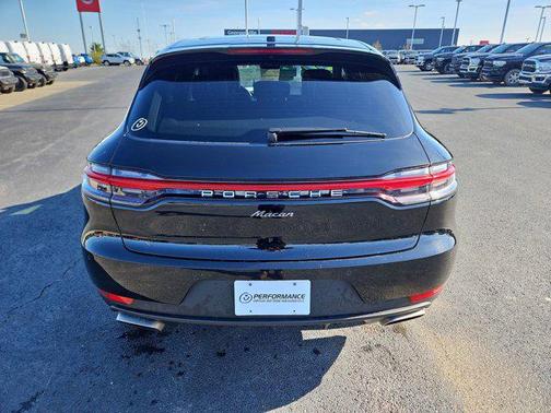2021 Porsche Macan Base
