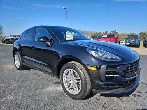 2021 Porsche Macan Base