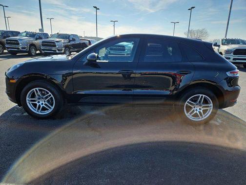 2021 Porsche Macan Base