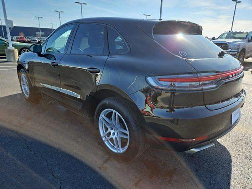 2021 Porsche Macan Base
