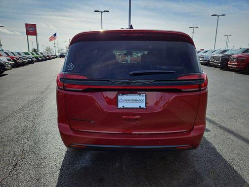 2026 Chrysler Pacifica L