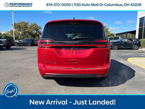 2026 Chrysler Pacifica L