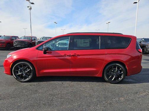 2026 Chrysler Pacifica L