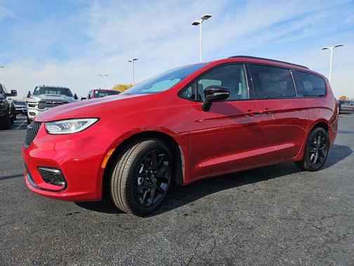 2026 Chrysler Pacifica L