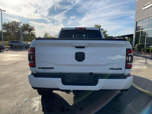 2022 RAM 2500 Laramie Crew Cab 4x4 6'4' Box