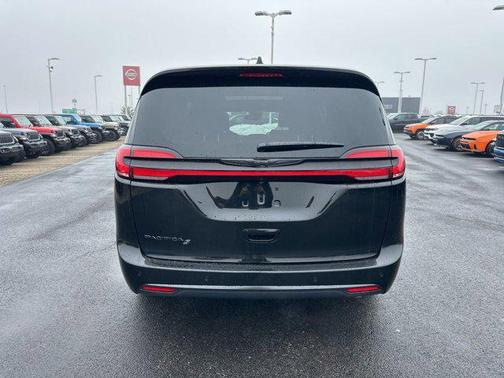 2026 Chrysler Pacifica L