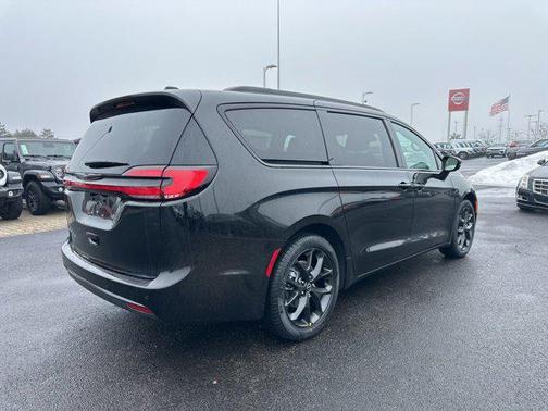 2026 Chrysler Pacifica L