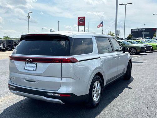 2023 Kia Carnival LX